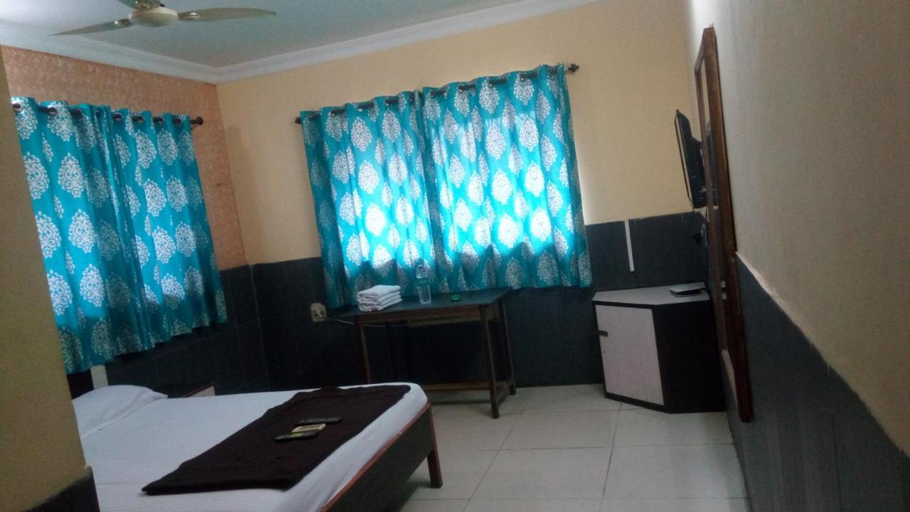 Hotel Sarang Lodge Panvel Eksteriør billede