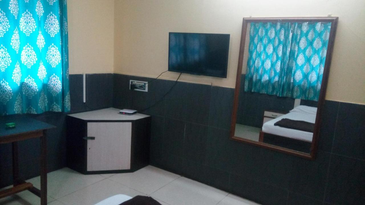 Hotel Sarang Lodge Panvel Eksteriør billede