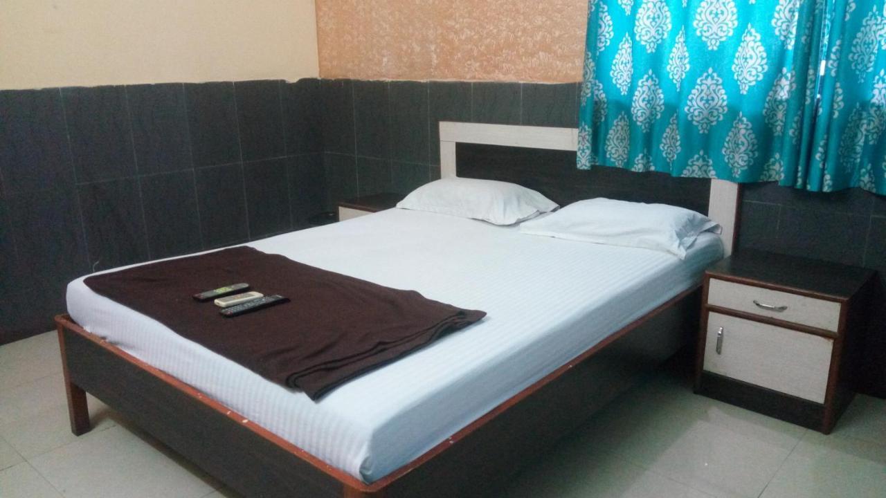 Hotel Sarang Lodge Panvel Eksteriør billede
