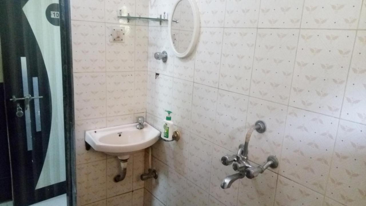 Hotel Sarang Lodge Panvel Eksteriør billede