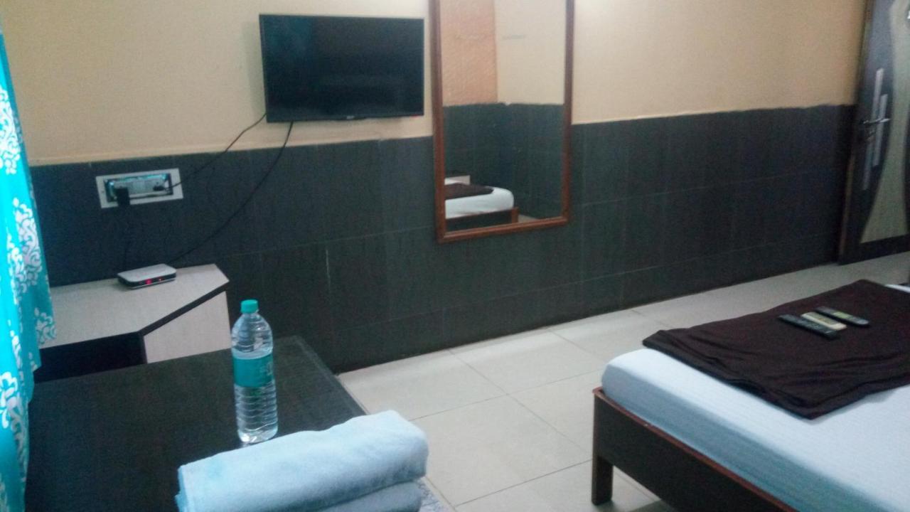 Hotel Sarang Lodge Panvel Eksteriør billede