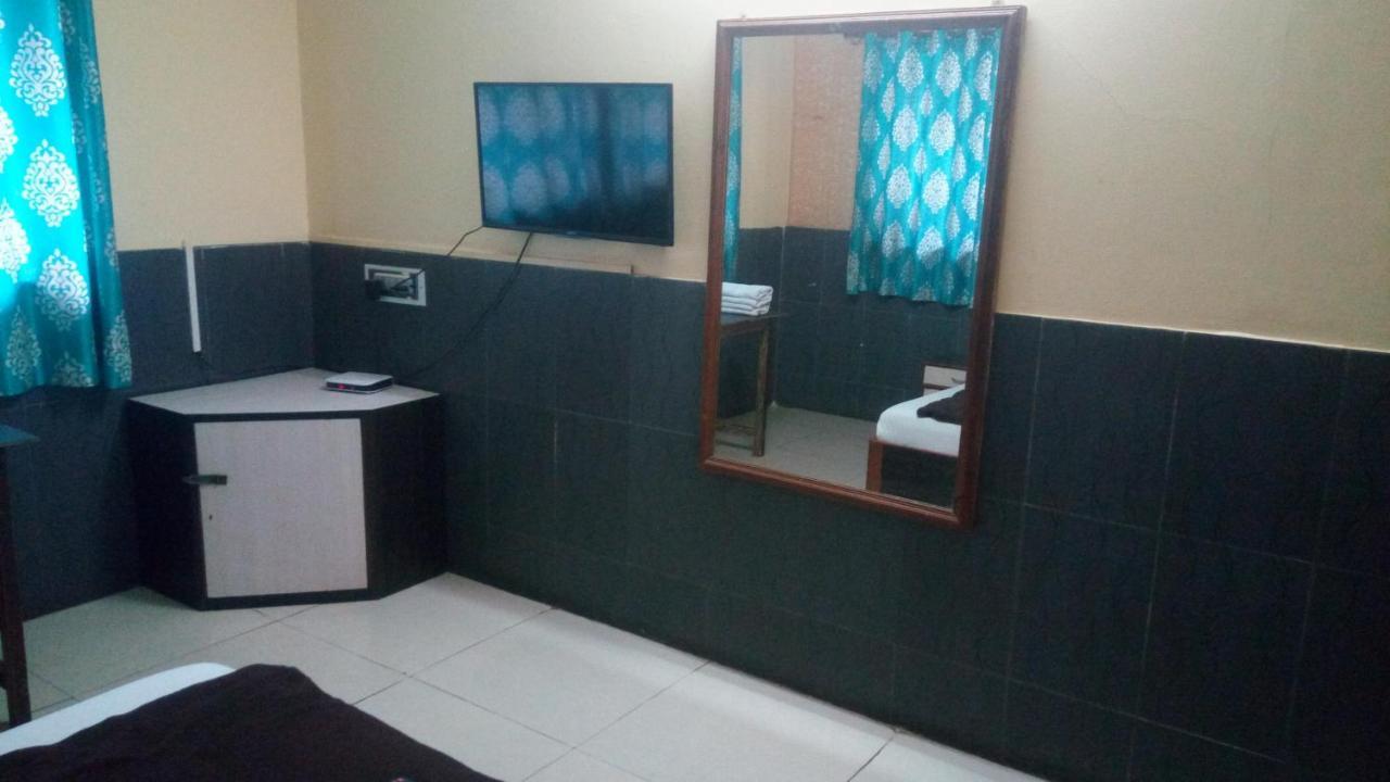 Hotel Sarang Lodge Panvel Eksteriør billede